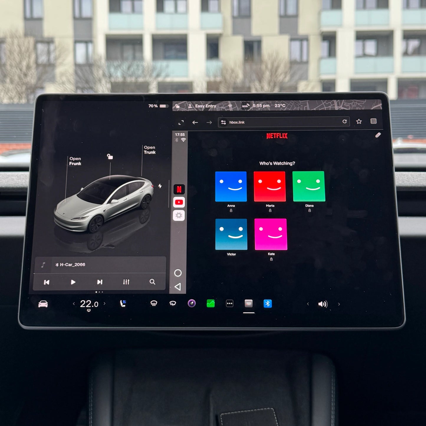 Teslahubz™ Space Box - CarPlay for Y, 3, S, X, Cybertruck
